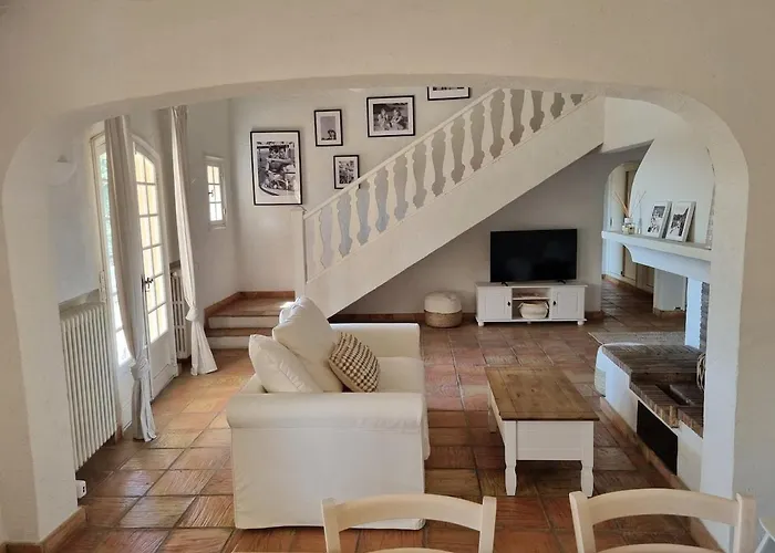 Villa 4 Etoiles - Parking - Wifi - Clim - Piscine